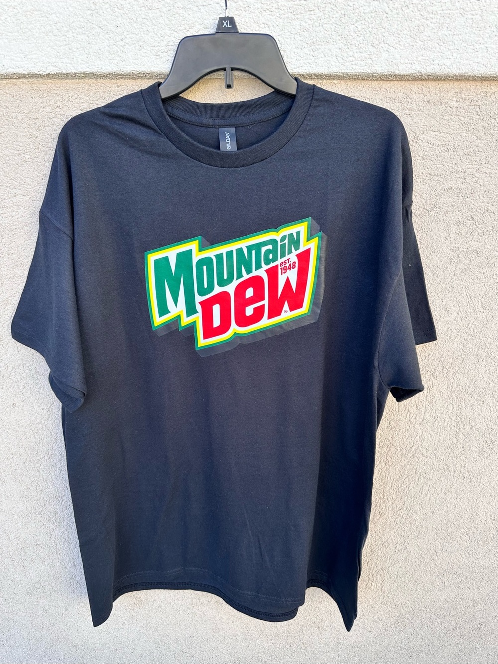Gildan Mountain Dew Logo Black Short Sleeve Tee T-shirt NWOT